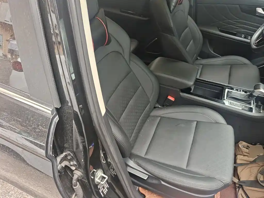 Sinotruk VGV VGV U70 2021 2020 Model 1.5T Auto Smart Elite 7-Seater
