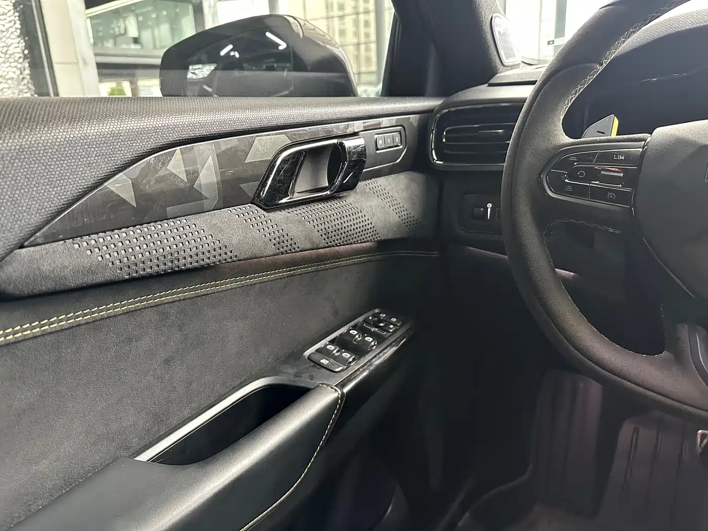 Lynk & Co 03 2021 03+ 2.0TD Auto Performance Package Edition фото 16