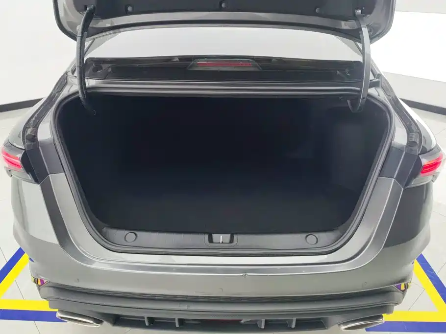 Фото 4 - Geely Binrui