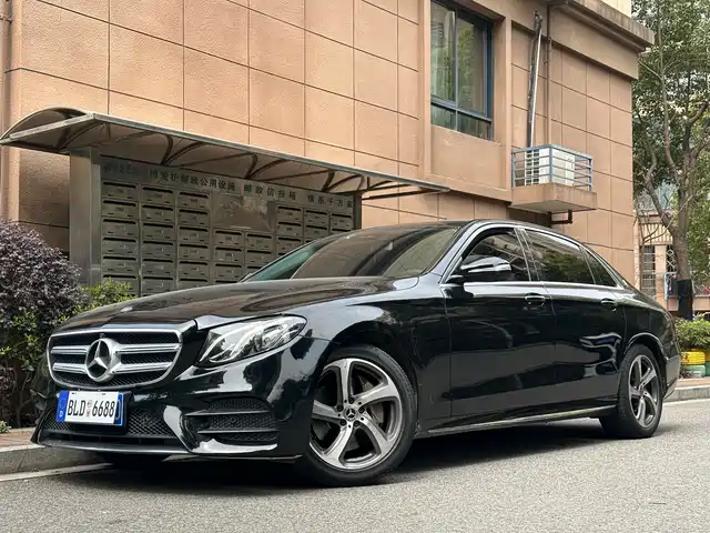 MERCEDES-BENZ E CLASS