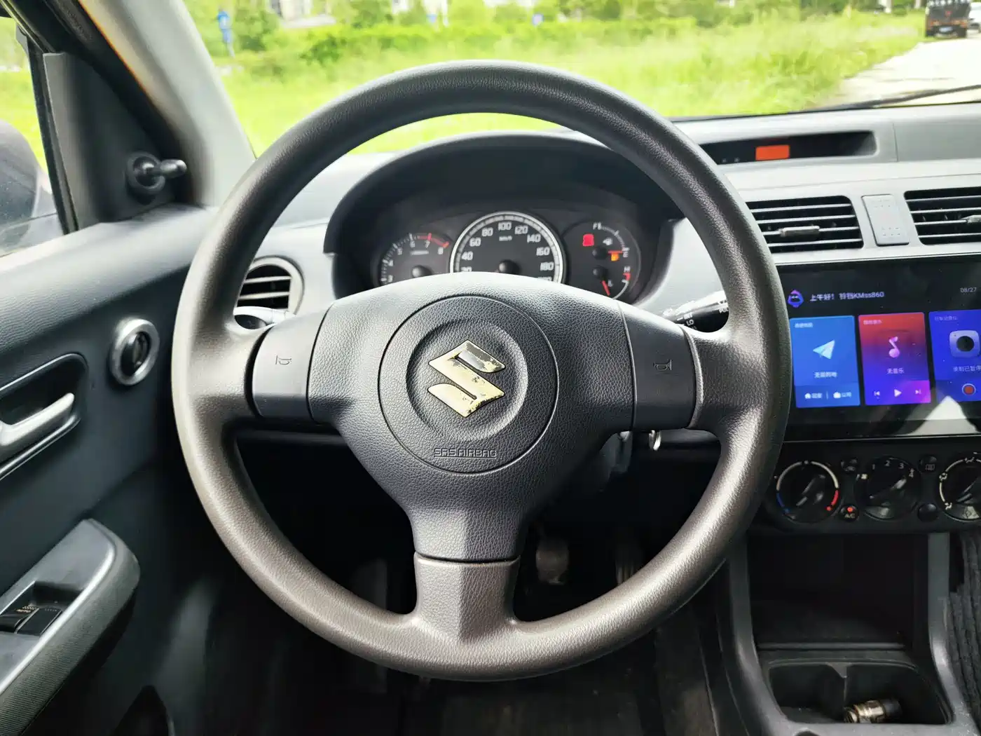Photo 10 - Suzuki Swift