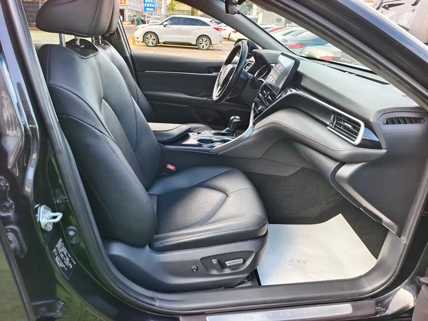 Фото 9 - Toyota Camry