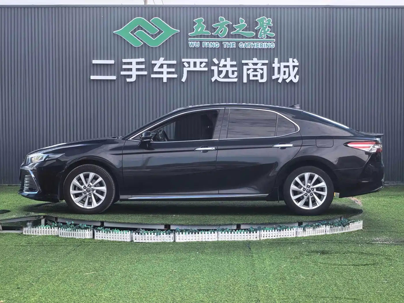Фото 19 - Toyota Camry