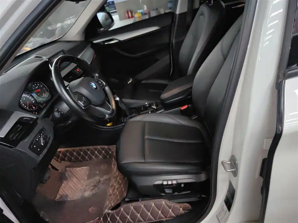 BMW X1 2019 sDrive18Li Fashion Model фото 11