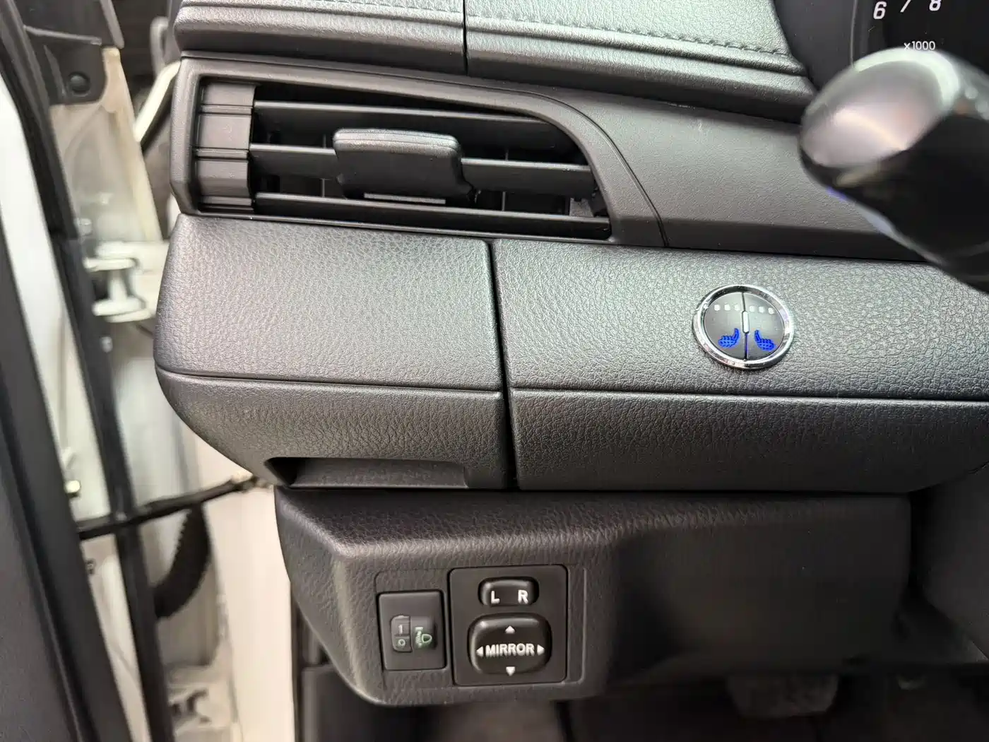 Toyota YARiS L Zhi Xuan 2022 Zhi Xuan X 1.5L CVT Luxury PLUS Edition фото 18