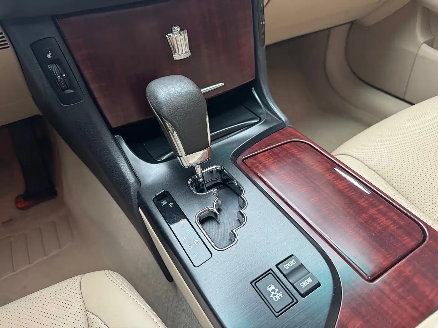 Toyota Crown 2010 2.5L Royal Leather Sunroof Navigation фото 15