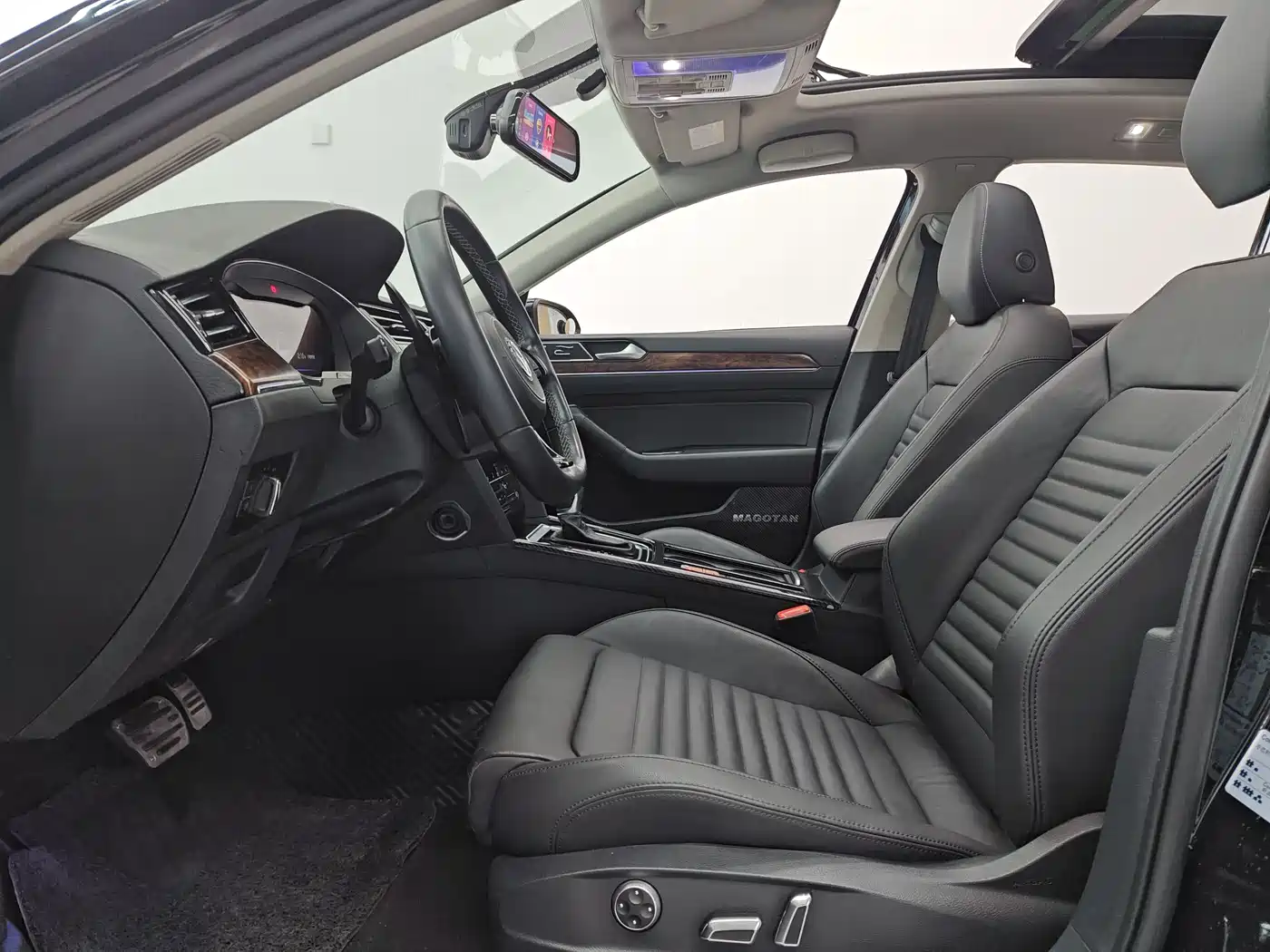 Volkswagen Magotan 2018 330TSI DSG Leading фото 8
