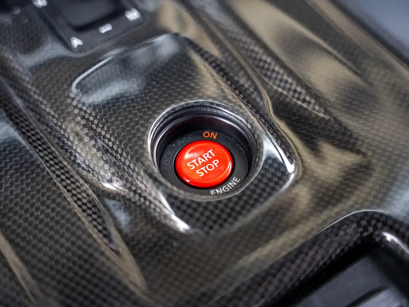 Nissan GT-R 2013 3.8T Premium Edition фото 17
