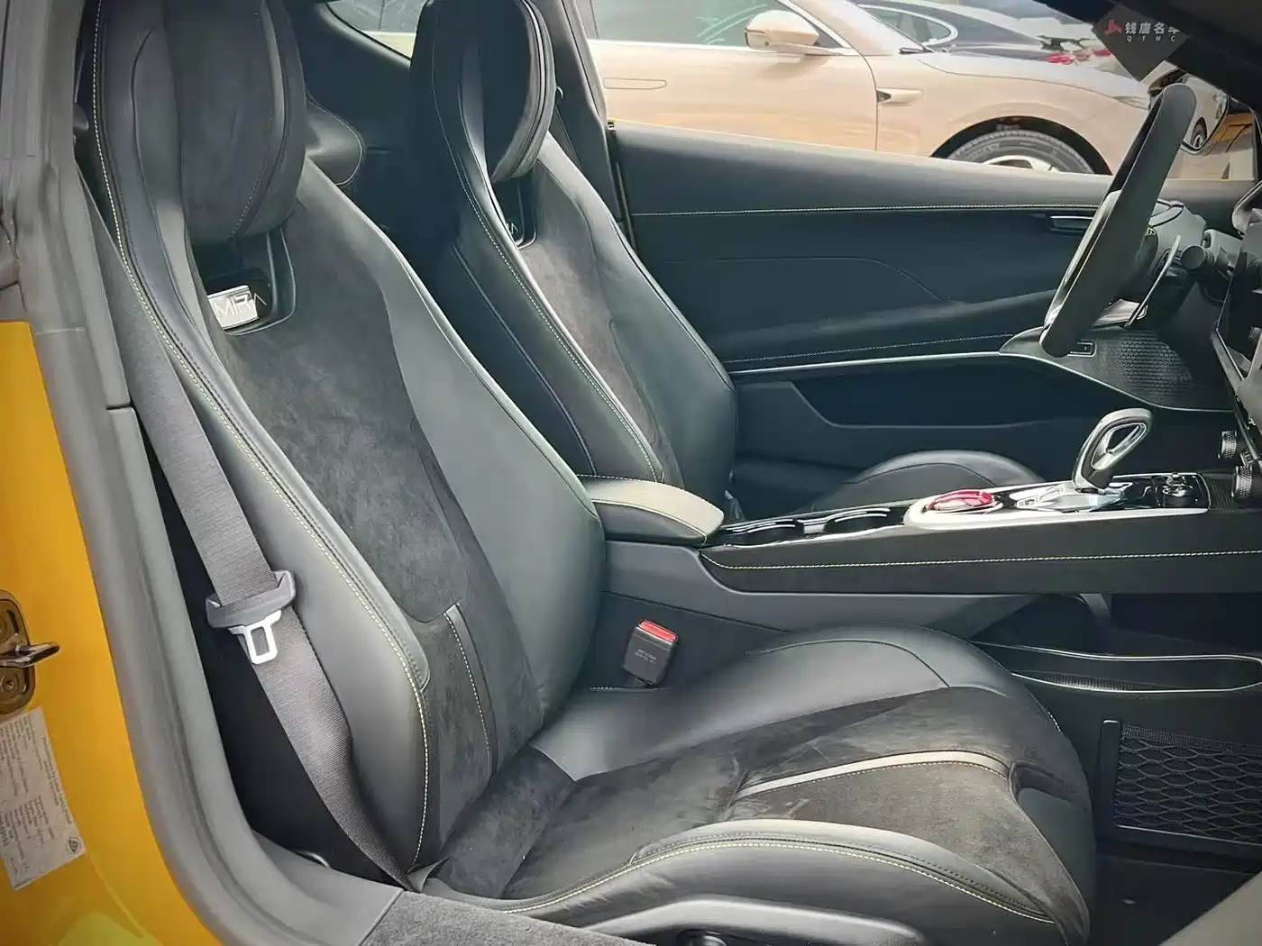 Lotus Cars EMIRA 2021 2.0T DCT First Edition фото 5