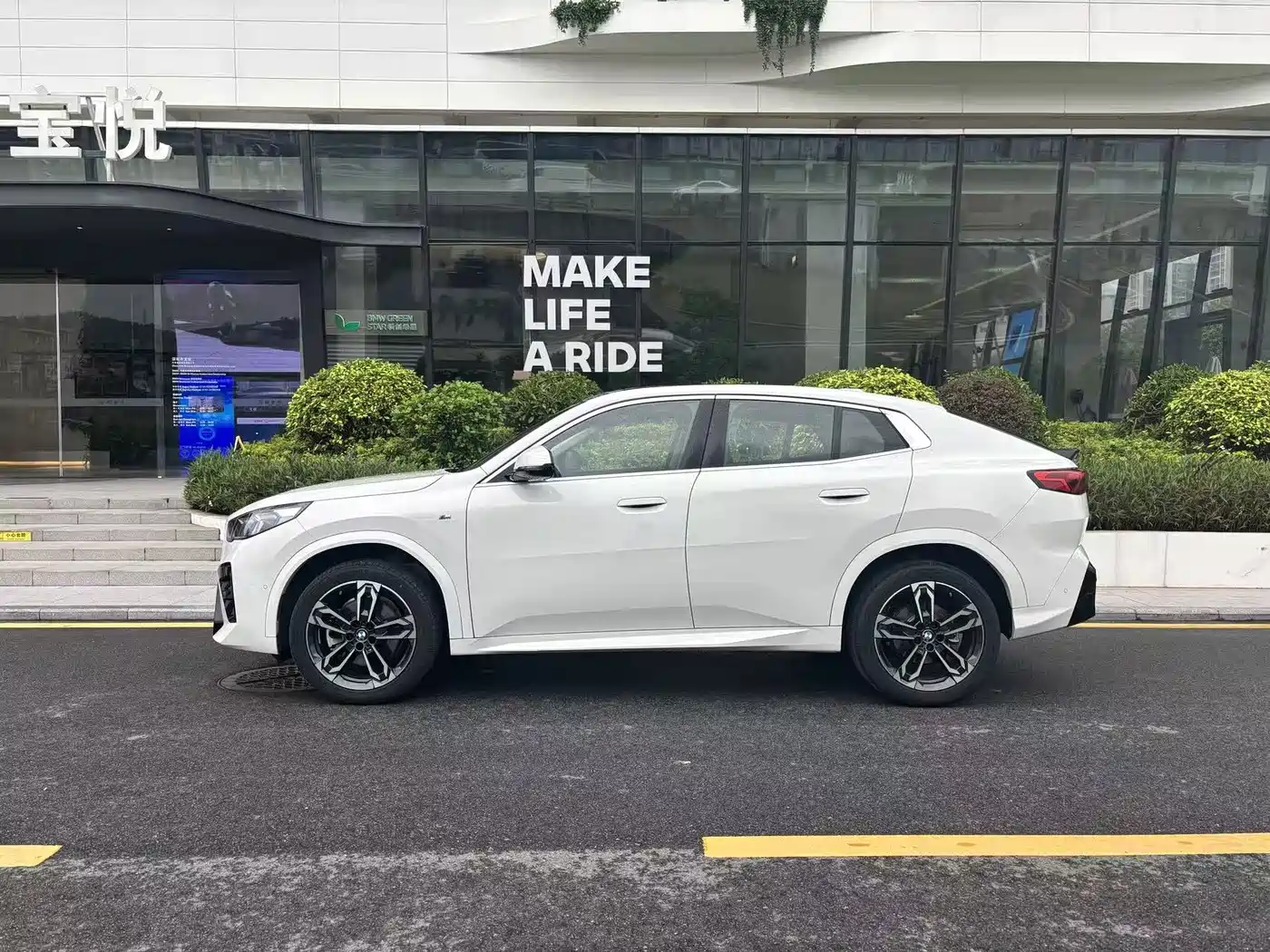 2025 BMW X2 (Import)