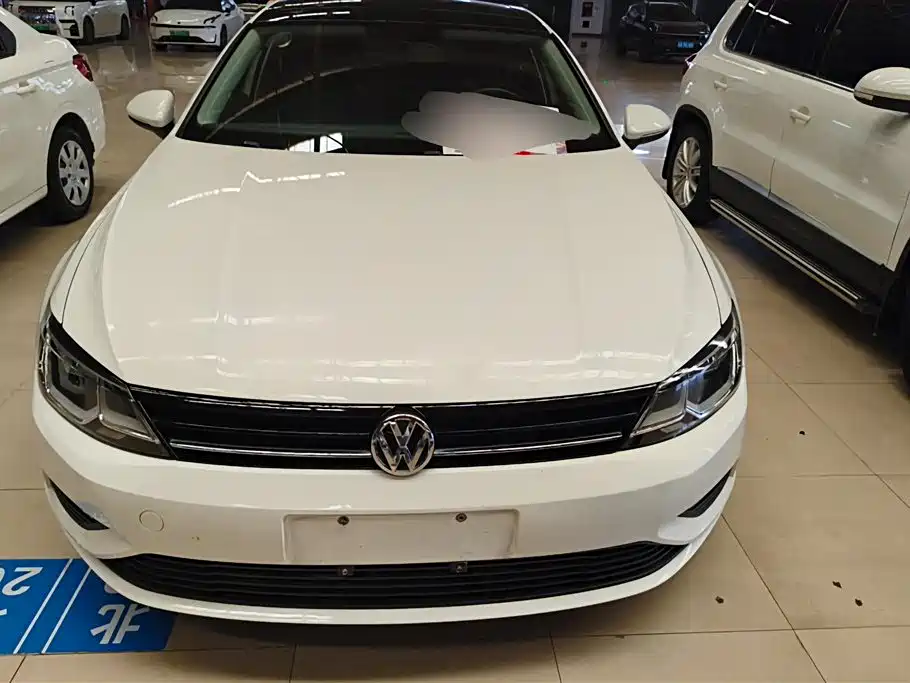 Volkswagen Lamando 2017 230TSI DSG Trend Edition фото 2