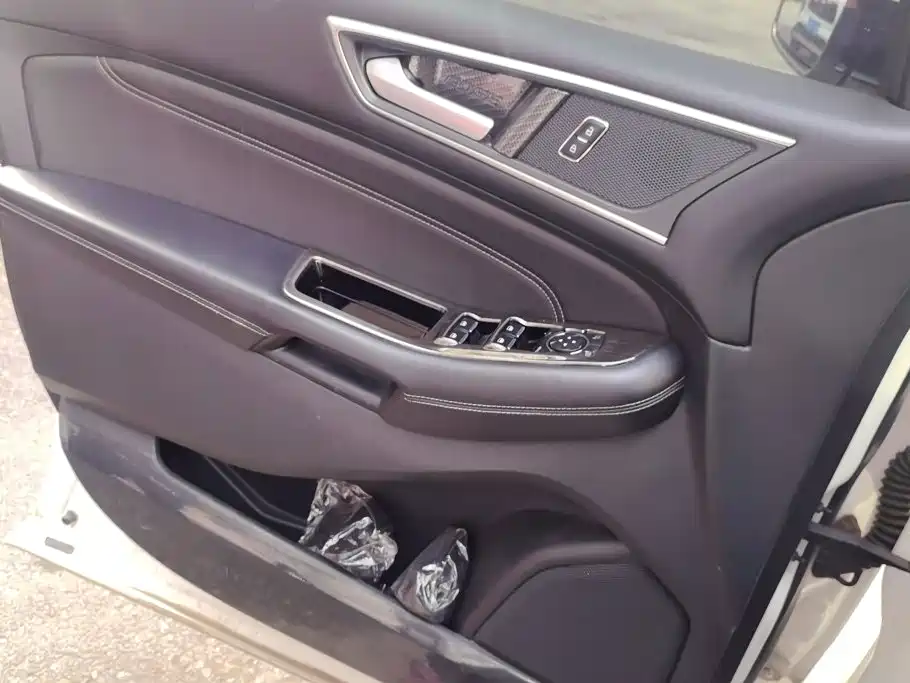Фото 7 - Ford Edge