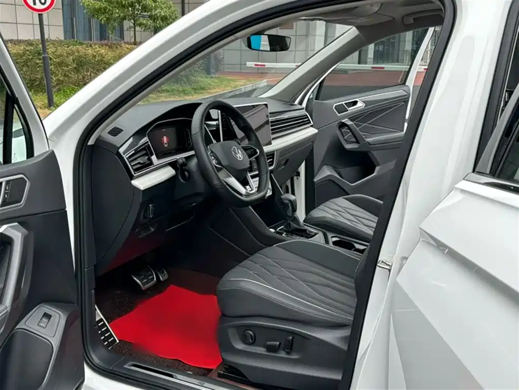 Volkswagen Tiguan L 2023 330TSI Auto 2WD R-Line Premium Edition фото 14