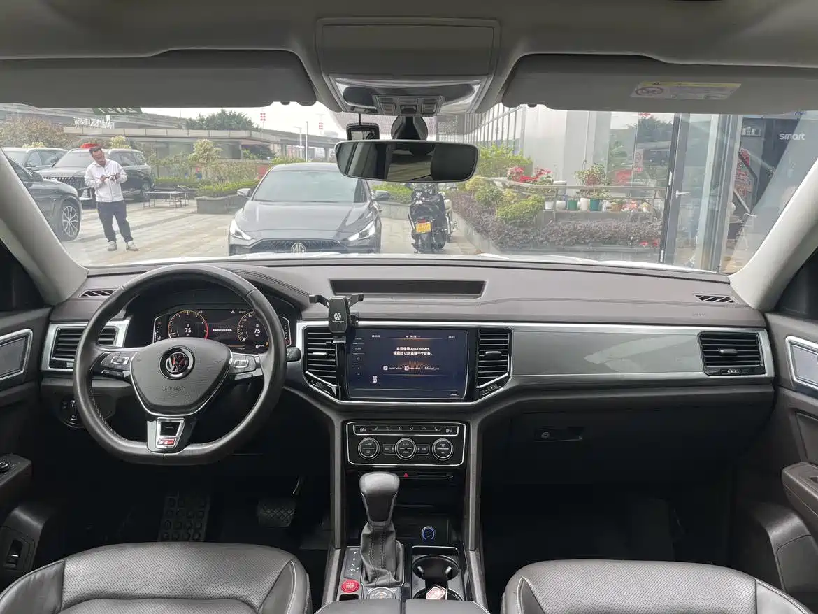 Volkswagen Teramont 2020 380TSI 4WD Luxury Edition China VI фото 6