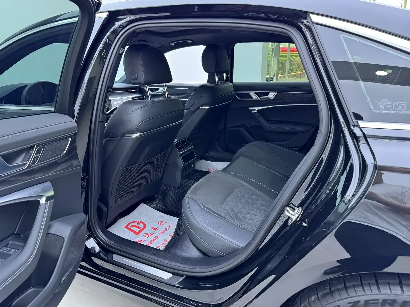 Audi A6L 2024 55 TFSI quattro Exclusive Dynamic фото 7