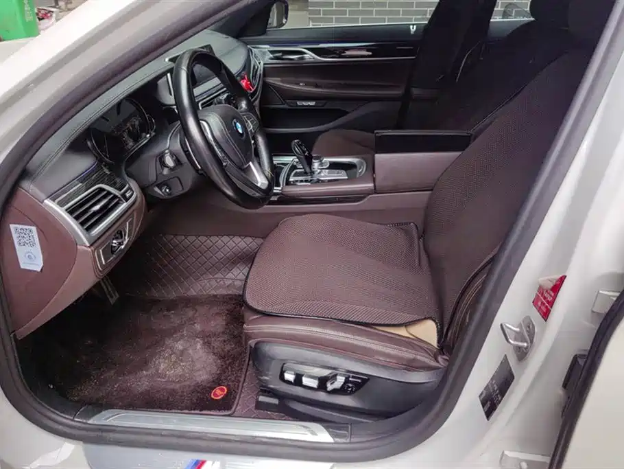 BMW 7 Series 2018 730Li Leading Type M Sport Package фото 9