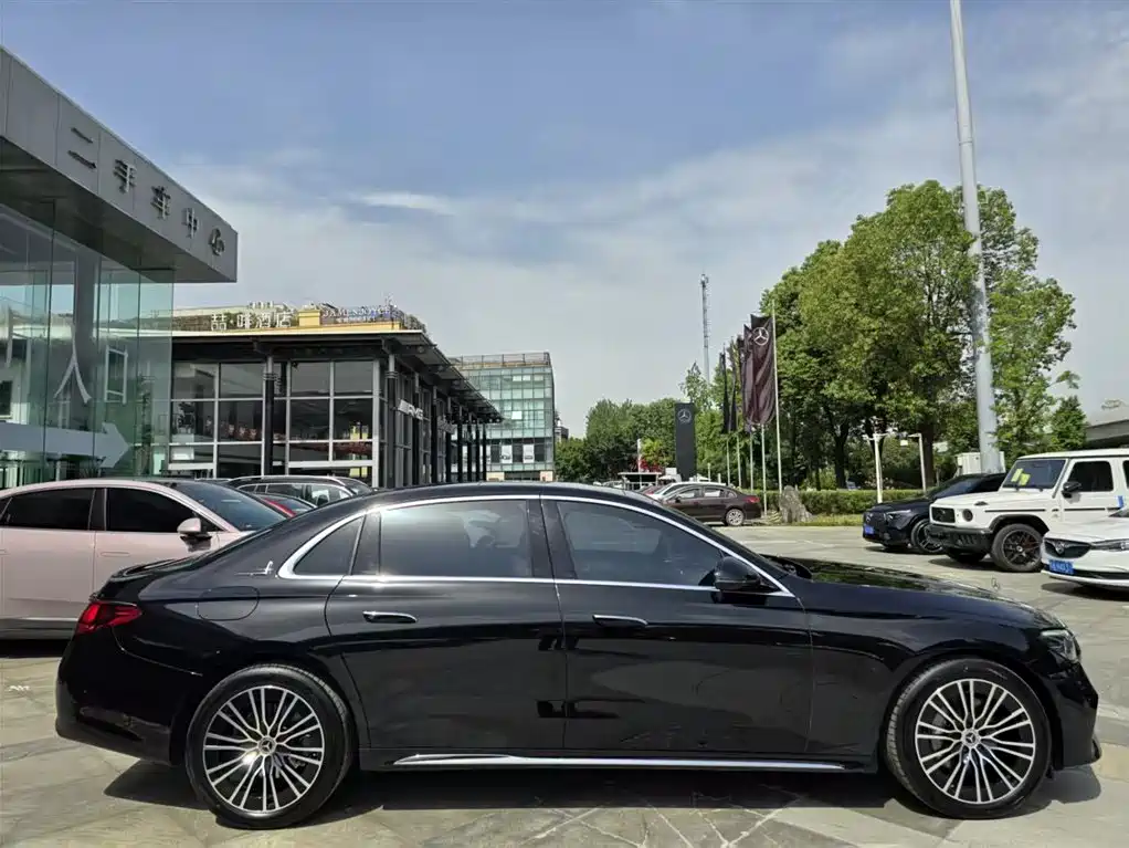 Mercedes-Benz E-Class 2024 Model E 300 L Luxury фото 5