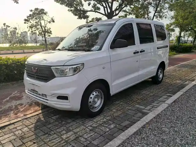 Wuling Hongguang V 1.5L, Strong Take, LAR