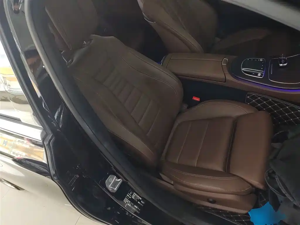 Mercedes-Benz E-Class 2023 E 260 L Sport фото 20