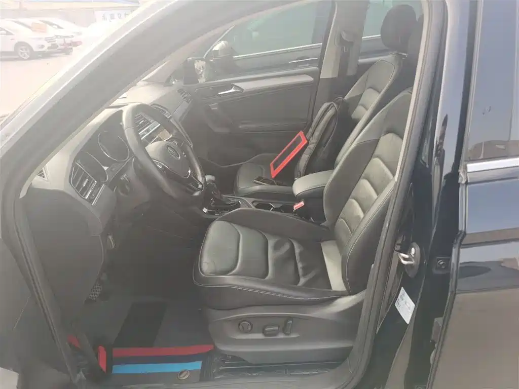 Volkswagen Tiguan L 2021 330TSI Automatic 2WD Smart фото 7