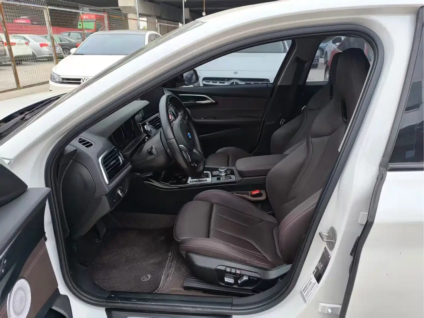 BMW 1 Series 2022 125i M Sport Shadow Edition фото 4