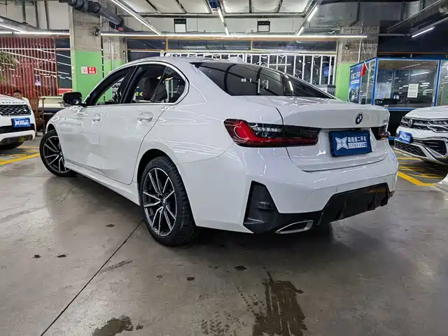 BMW 3 Series 2023 320i M Sport Package — фото 4