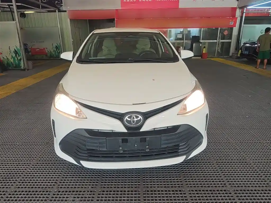 Toyota Vios 2017 1.5L CVT Pioneer фото 3