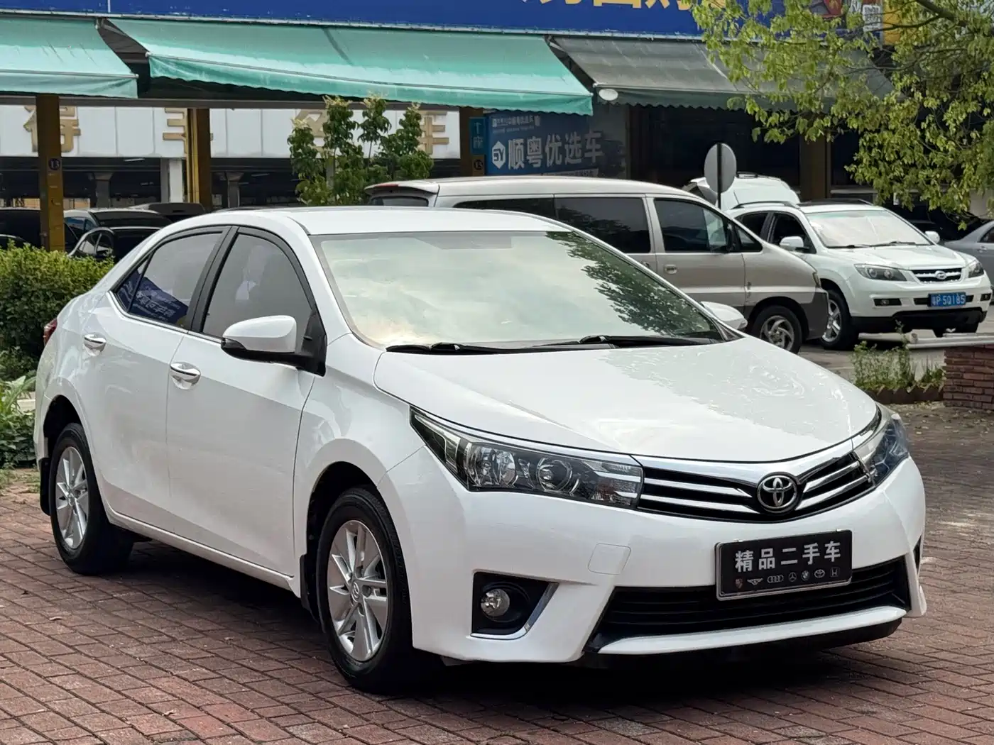 Toyota Corolla 2017 1.2T CVT GL фото 2