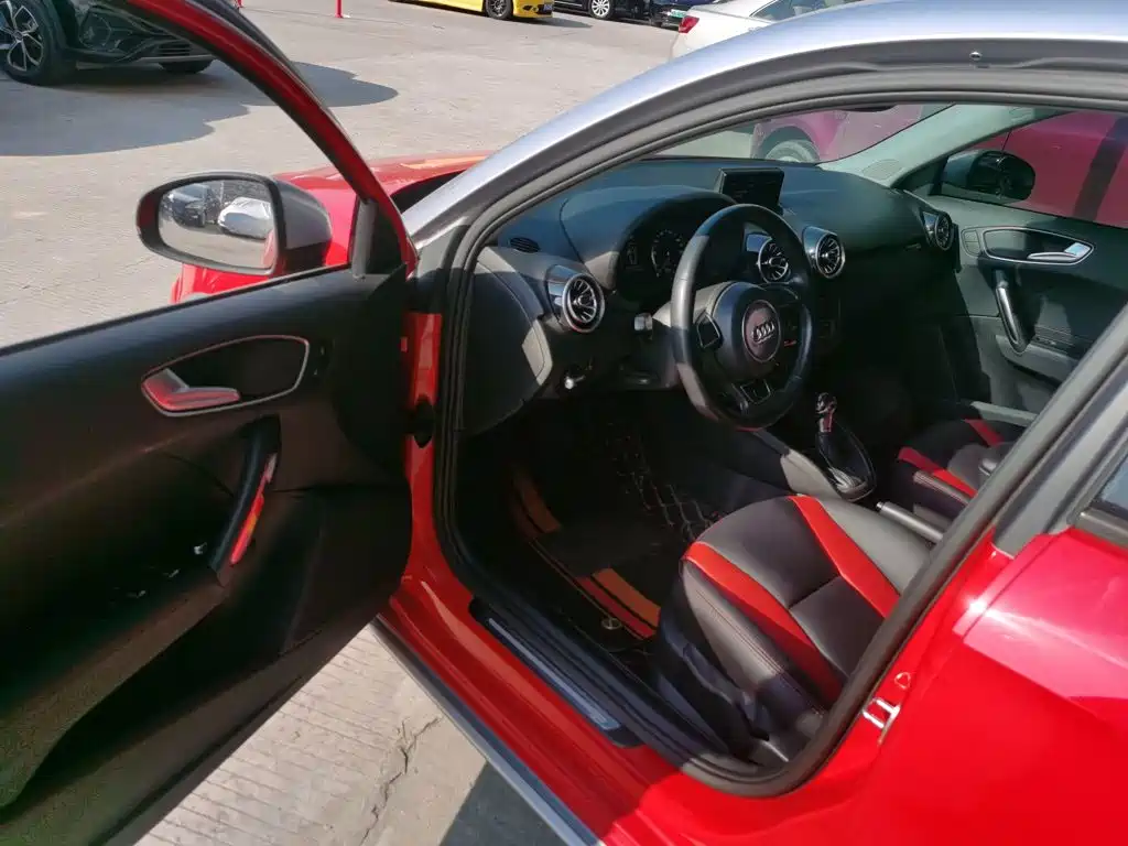 Audi A1 2017 2016 30 TFSI Sportback Design Style Edition