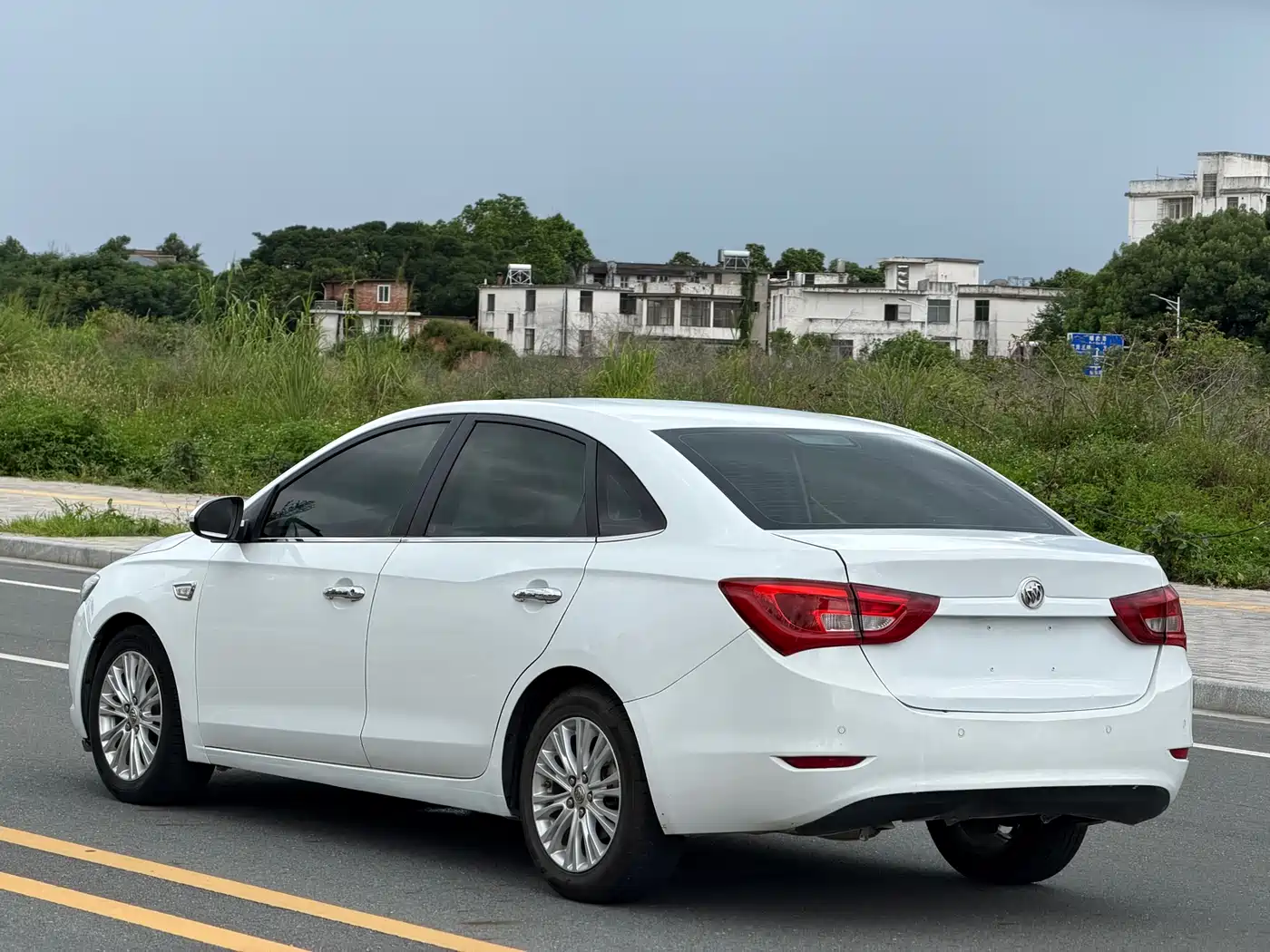 Photo 6 - Buick Excelle