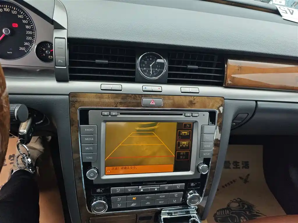 Volkswagen Phaeton 2012 3.0L Elite Custom фото 13