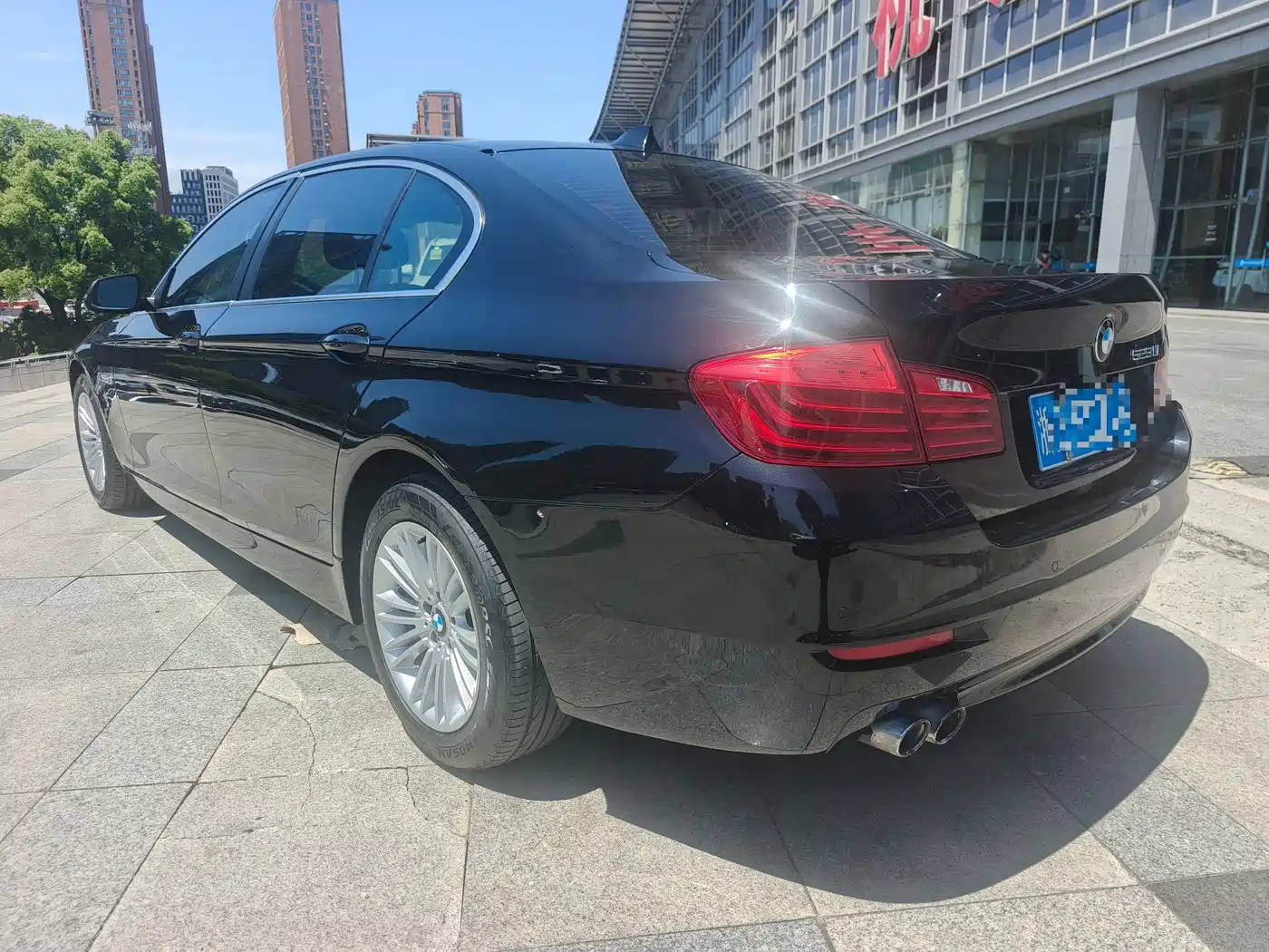 BMW 5 Series 2014 525Li Leading фото 4