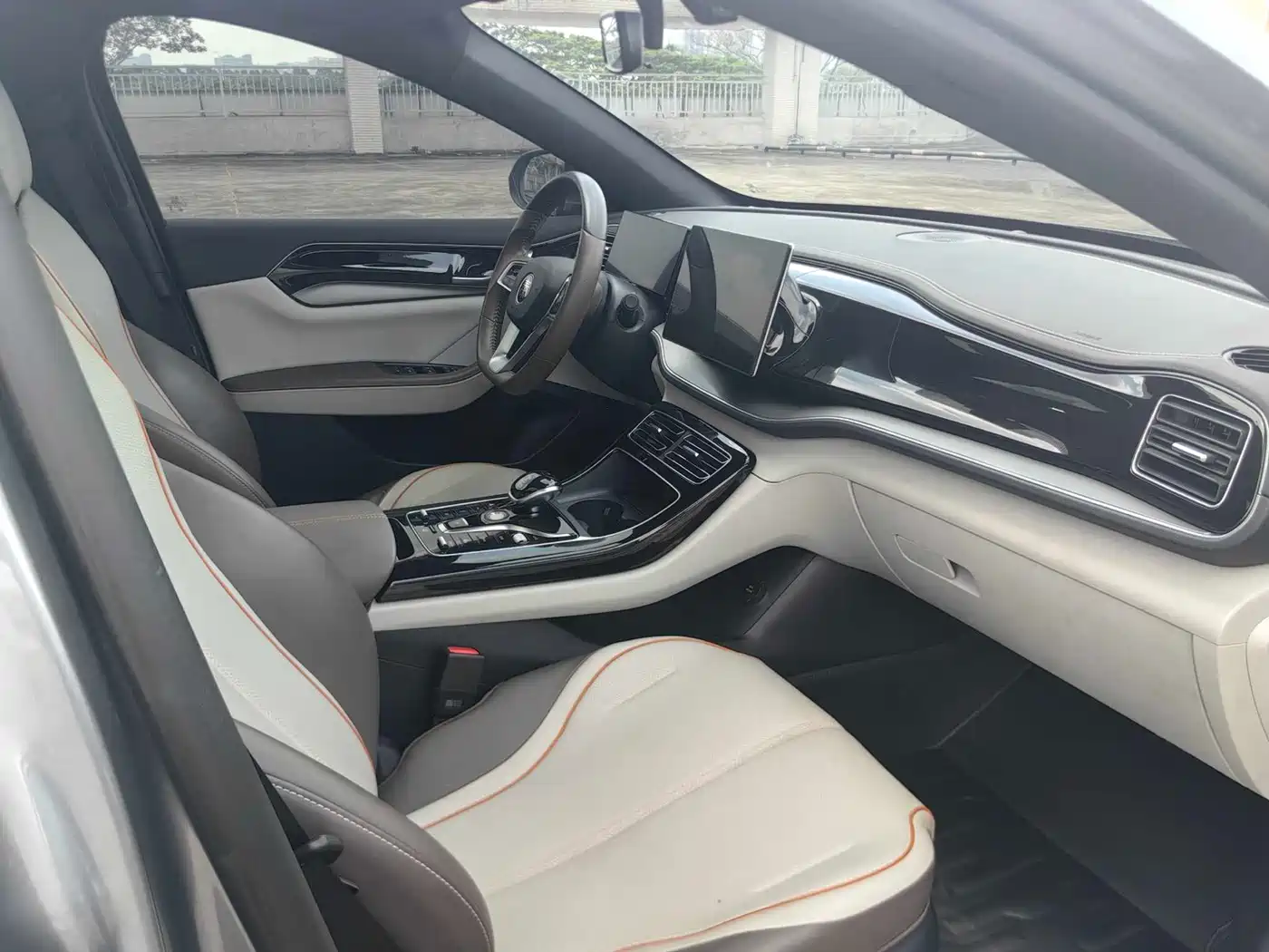 BYD Qin PLUS 2023 Champion Edition DM-i 120KM Leading Type фото 15