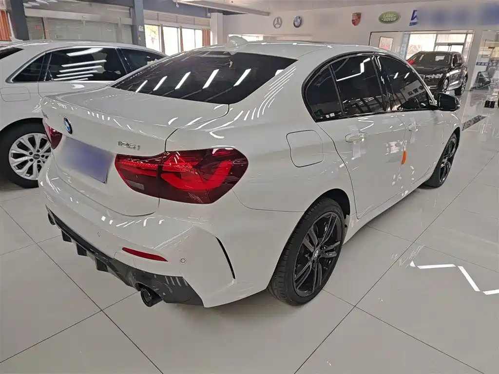 BMW 1-SERIES