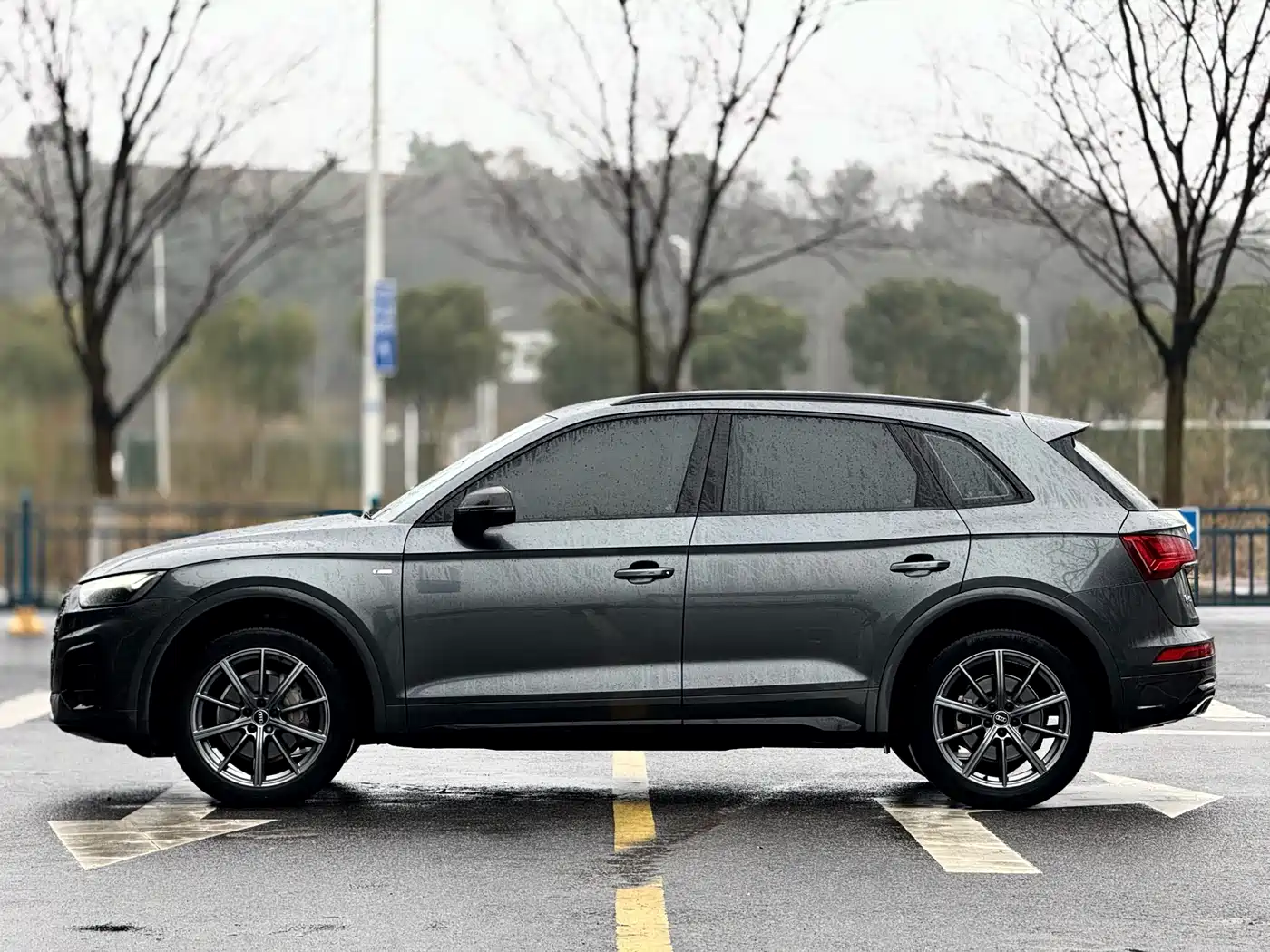 Audi Q5L 2023 40T Luxury Dynamic фото 3
