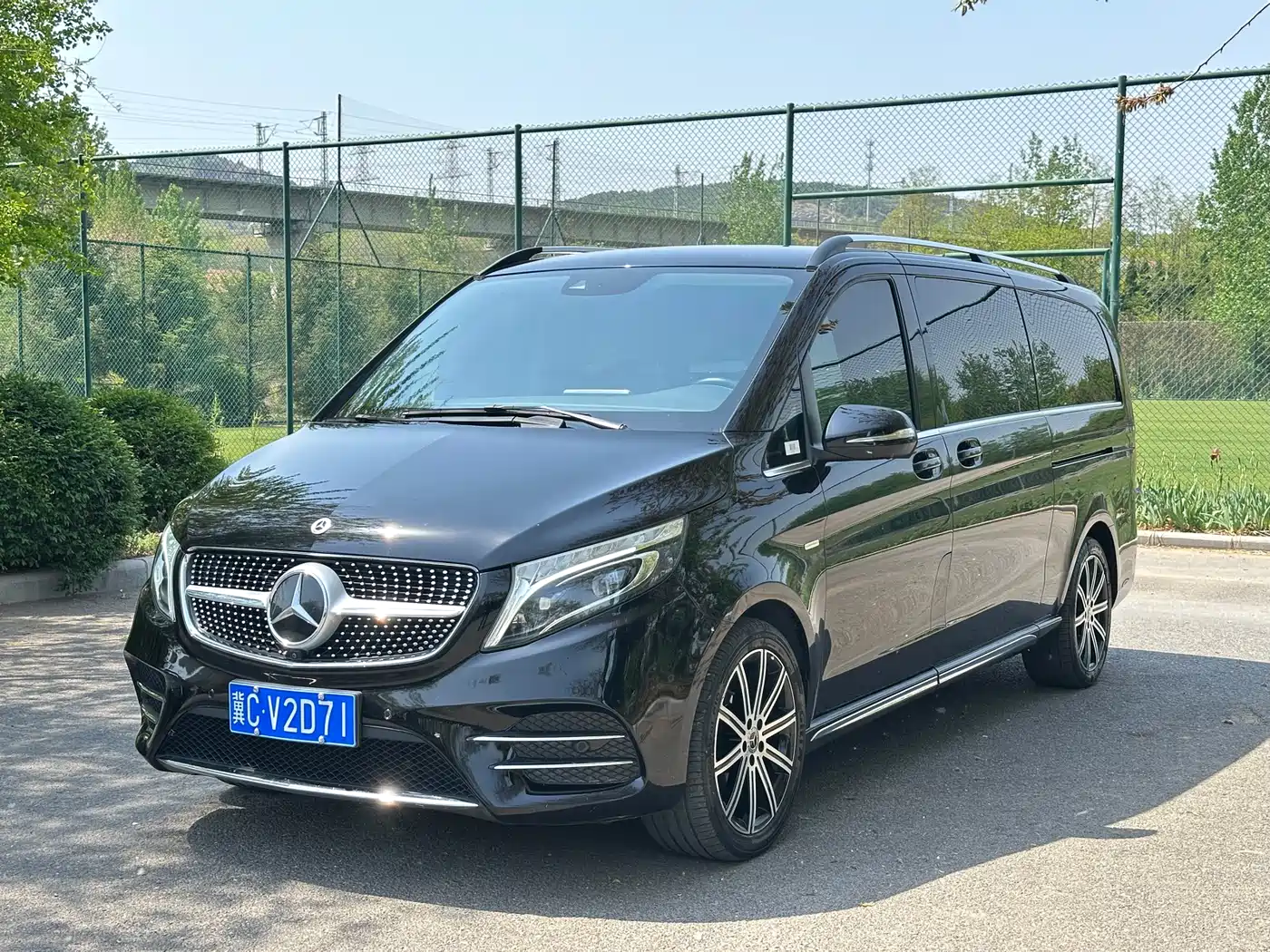 Mercedes-Benz V-Class 2022 V 260 L Long Wheelbase Luxury Edition фото 22