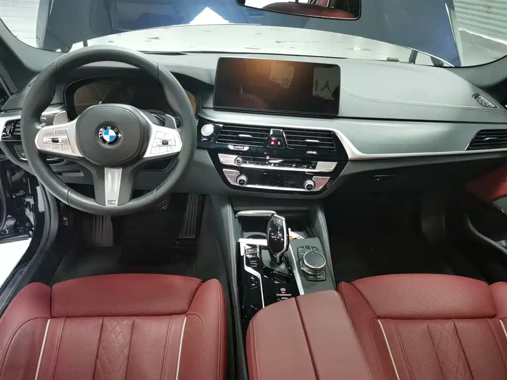 BMW 5 Series 2023 530Li Premium M Sport Package фото 10