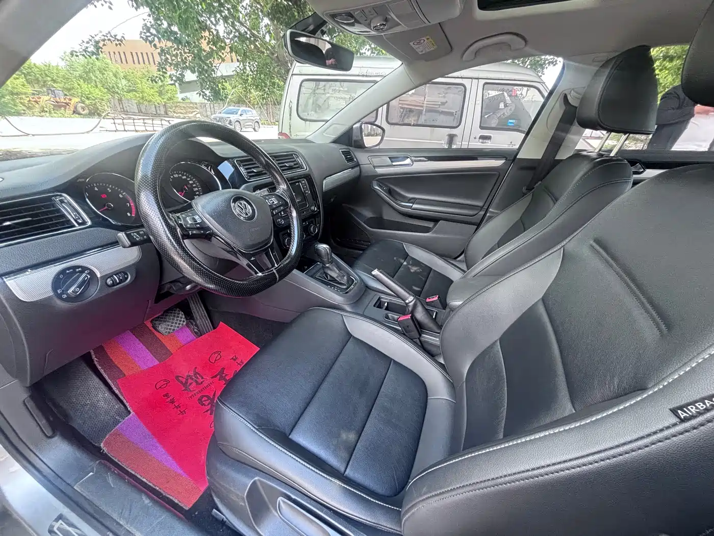 Volkswagen Sagitar 2018 1.6L Automatic Comfort фото 7