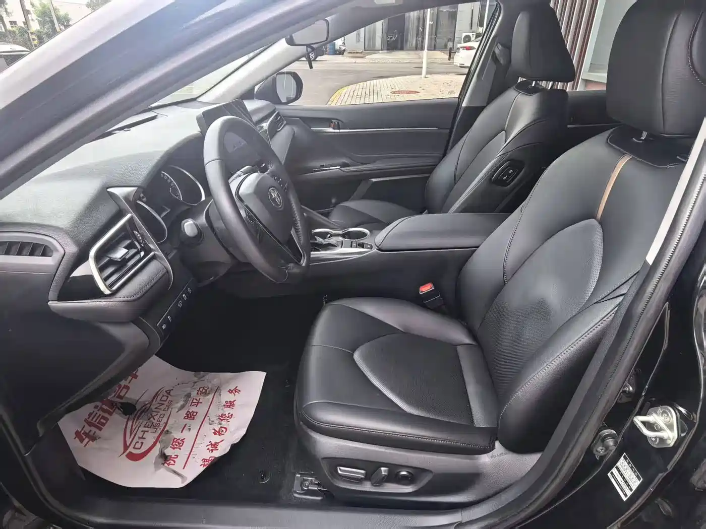 Фото 5 - Toyota Camry