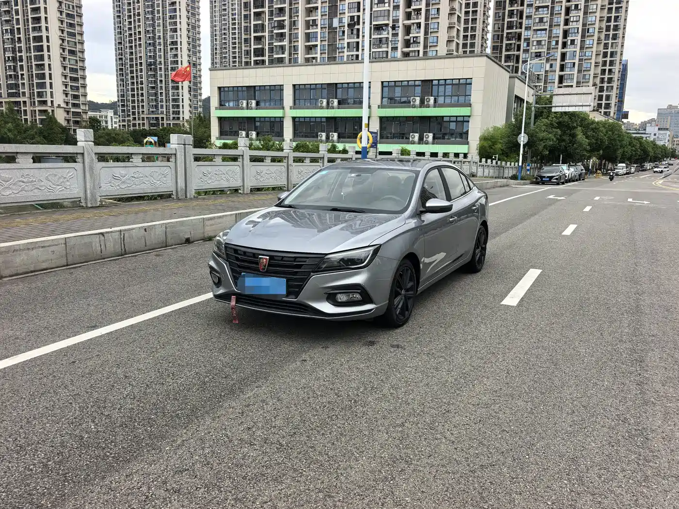 Roewe i5 2019 2019 GL 20T Auto 4G Connected Super Cool Play Version