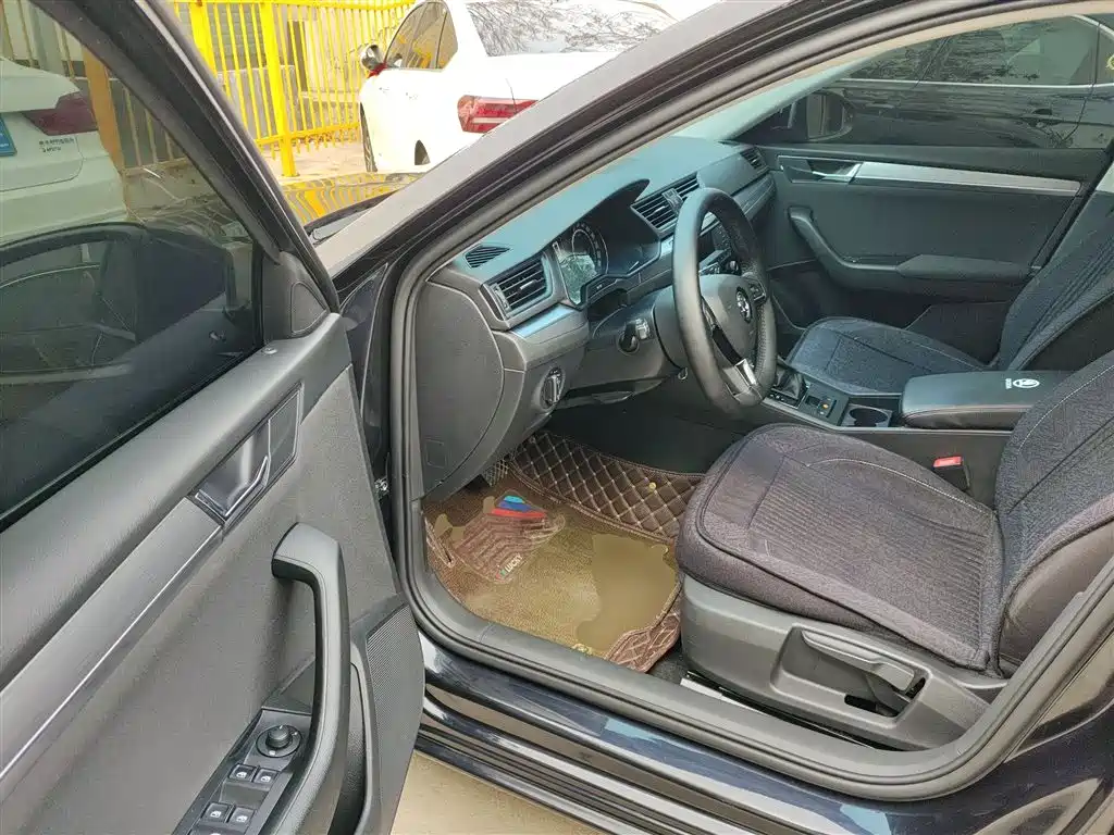Škoda Superb 2019 TSI280 DSG Standard Edition фото 16