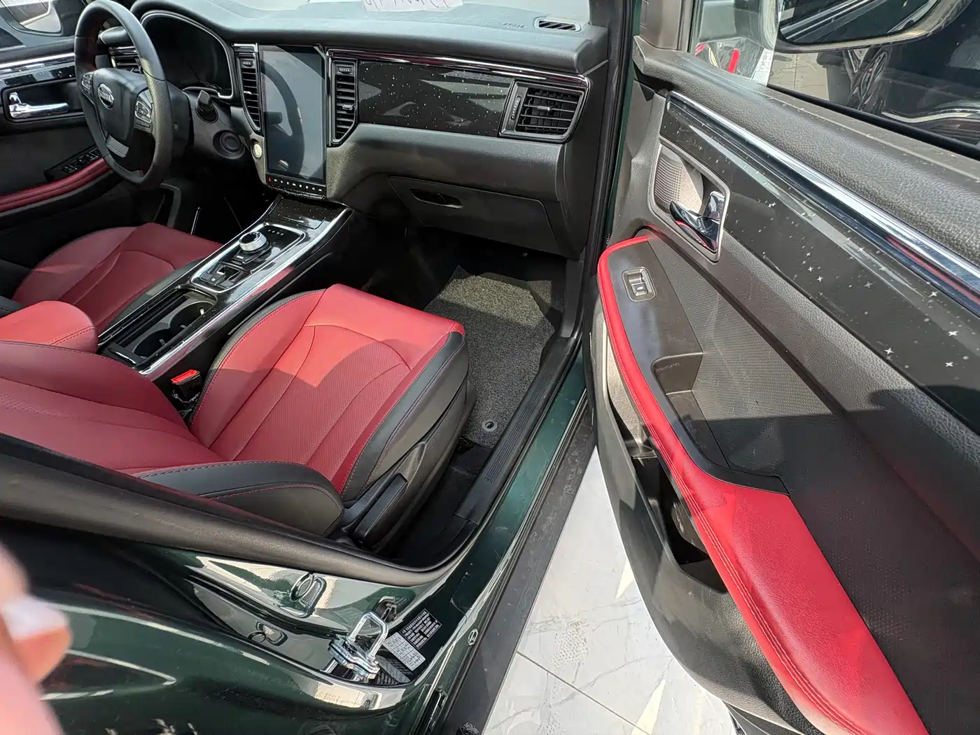SWM Motor SWM G05 2023 2022 Model Year PRO 1.5T DCT Luxury 7-seater