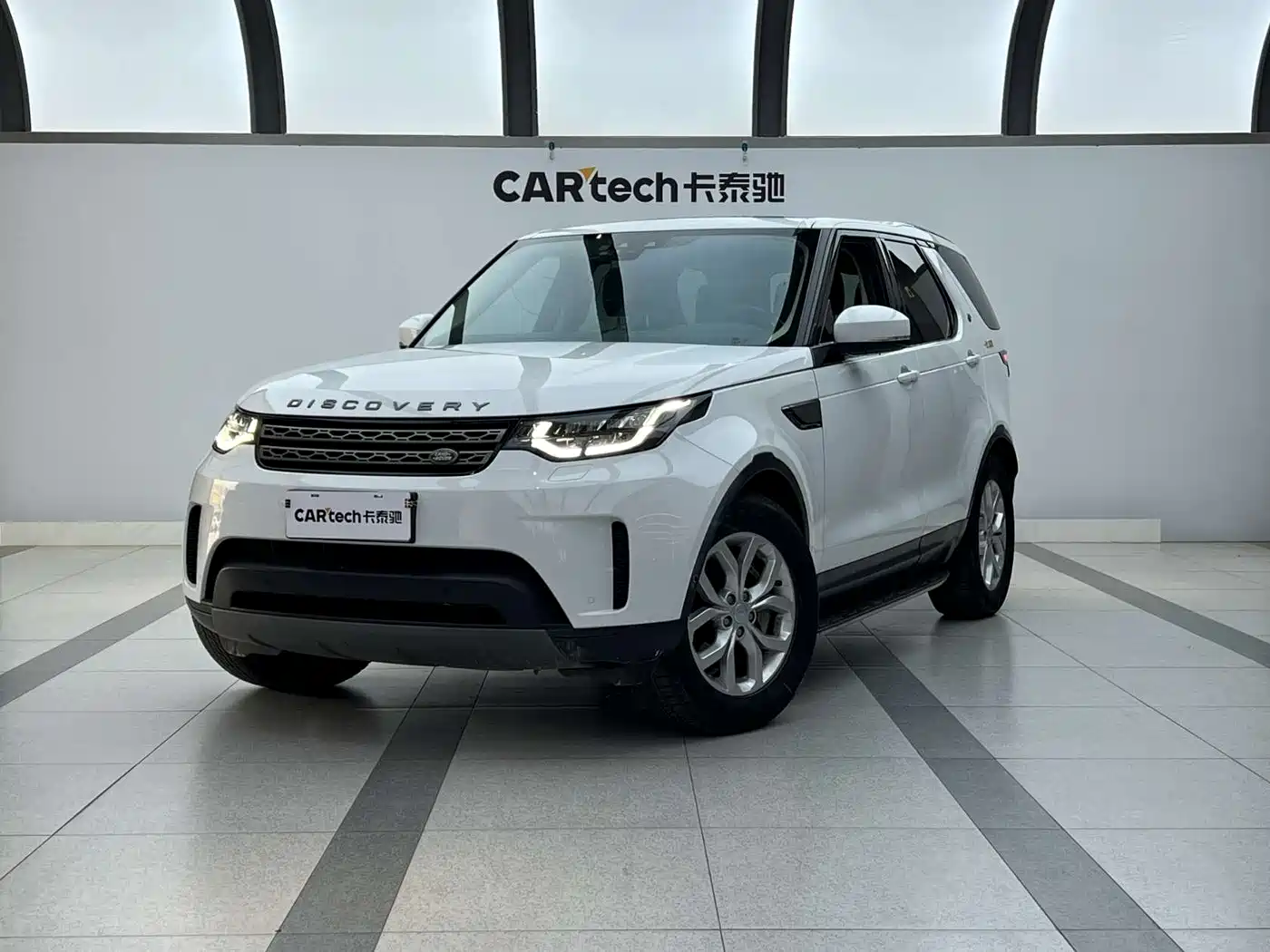 Land Rover Discovery 2019 3.0 SC V6 SE