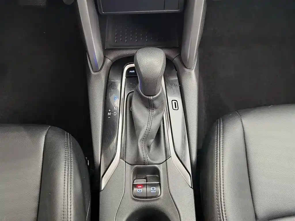 Toyota Frontlander 2022 2.0L CVT Elite фото 13