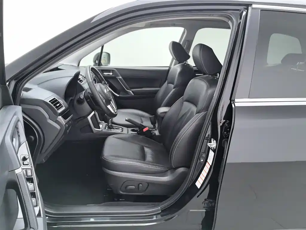 Subaru Forester 2016 2.5i Luxury Navigation Edition фото 10