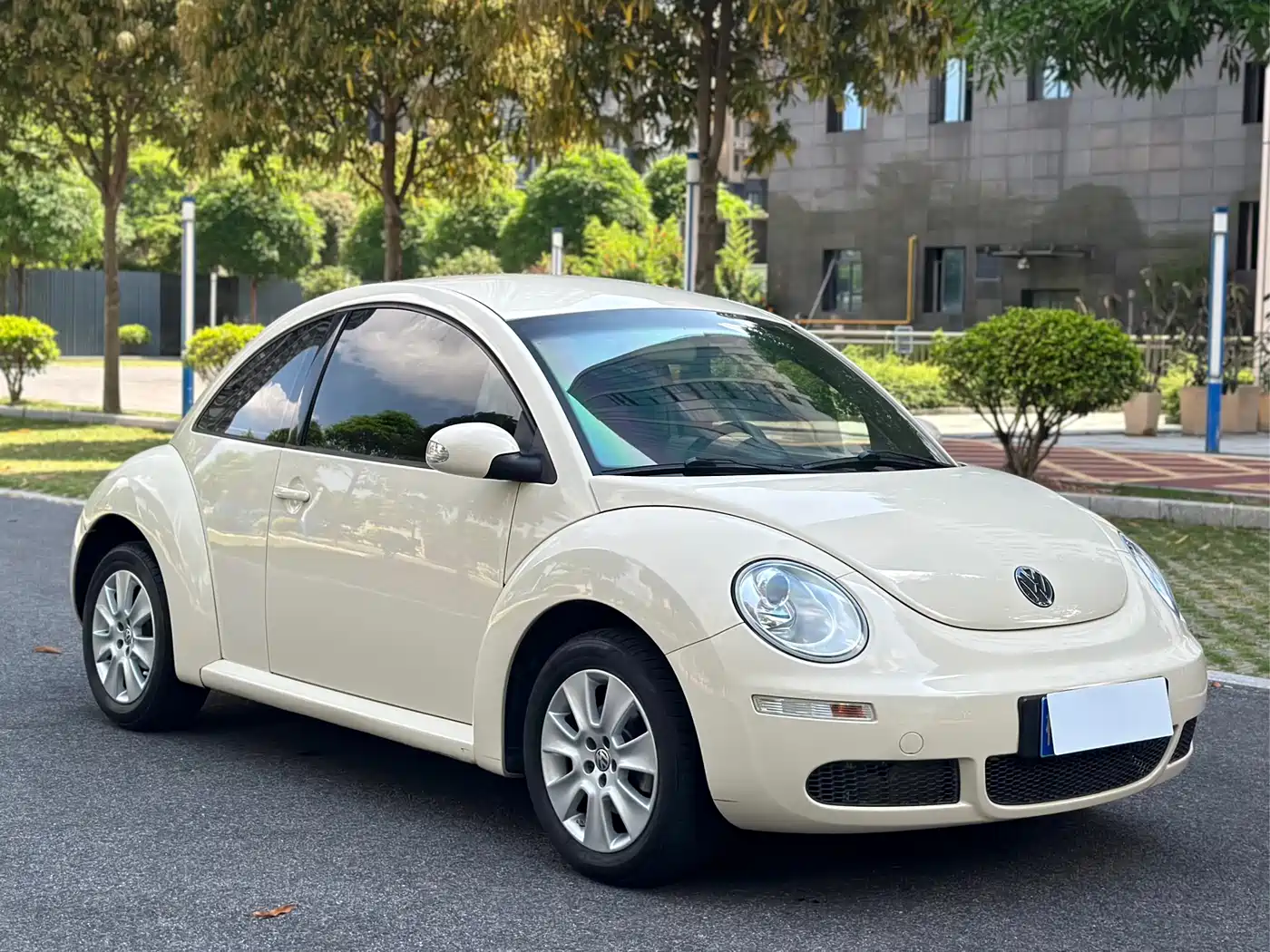 Volkswagen Beetle 2010 Model 1.6 AT фото 3