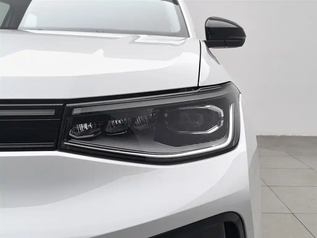 Volkswagen Tharu 2025 Model Rising Star 300TSI Aspiration Edition фото 7