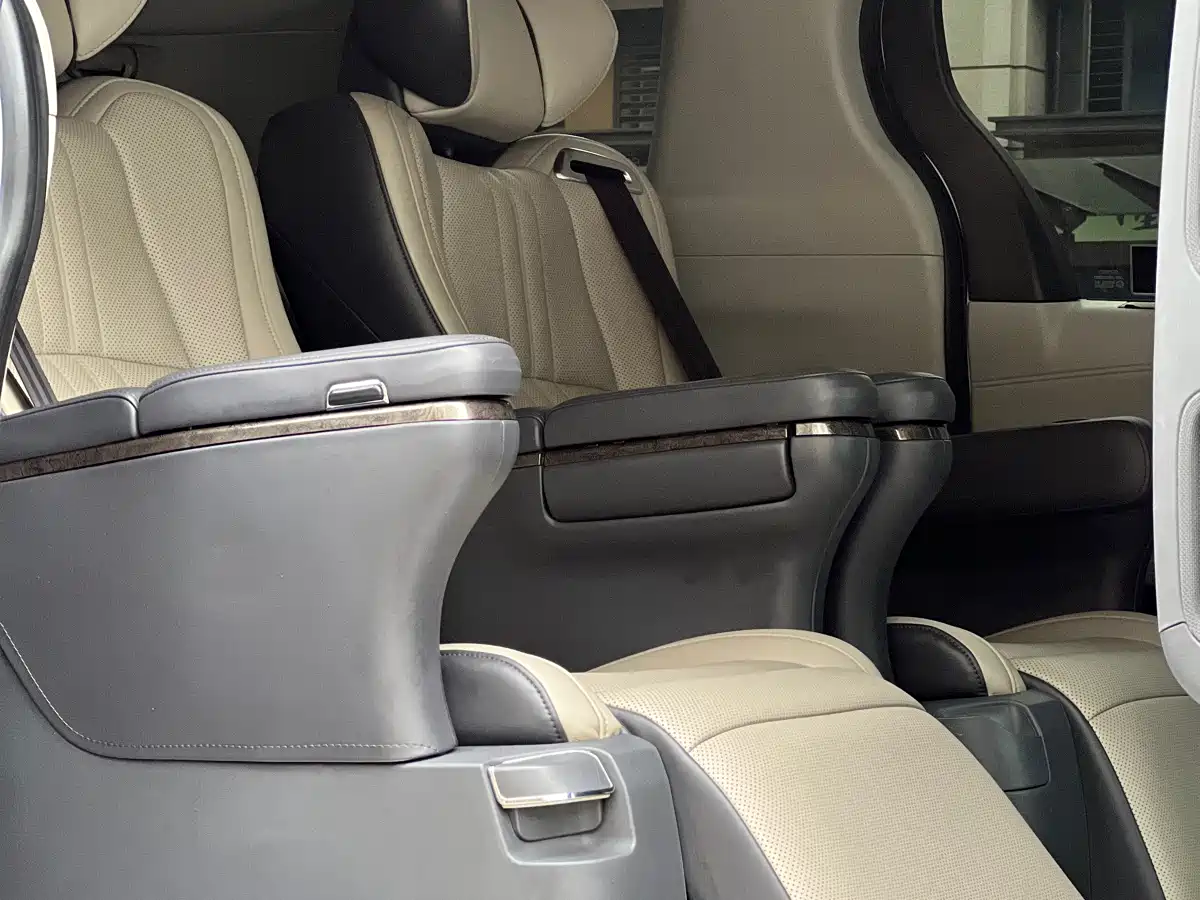Toyota Sienna 2023 2.5L Hybrid Comfort Edition фото 15