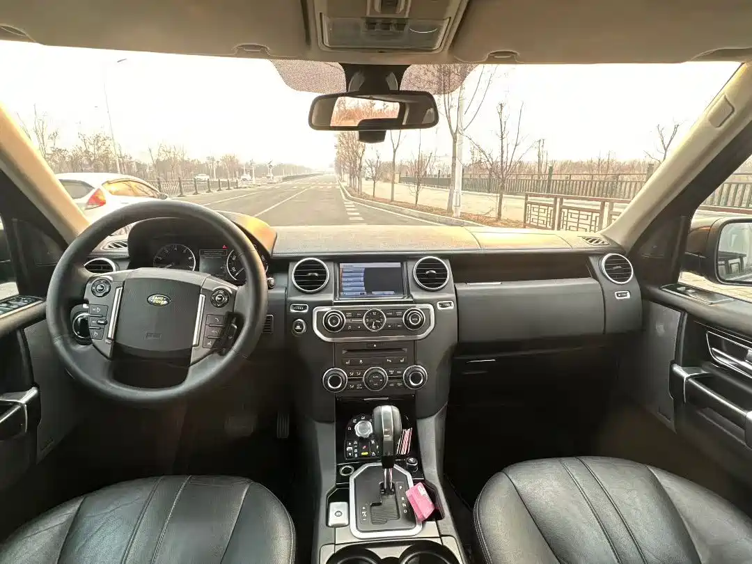 Land Rover Discovery 2011 5.0 V8 HSE фото 8