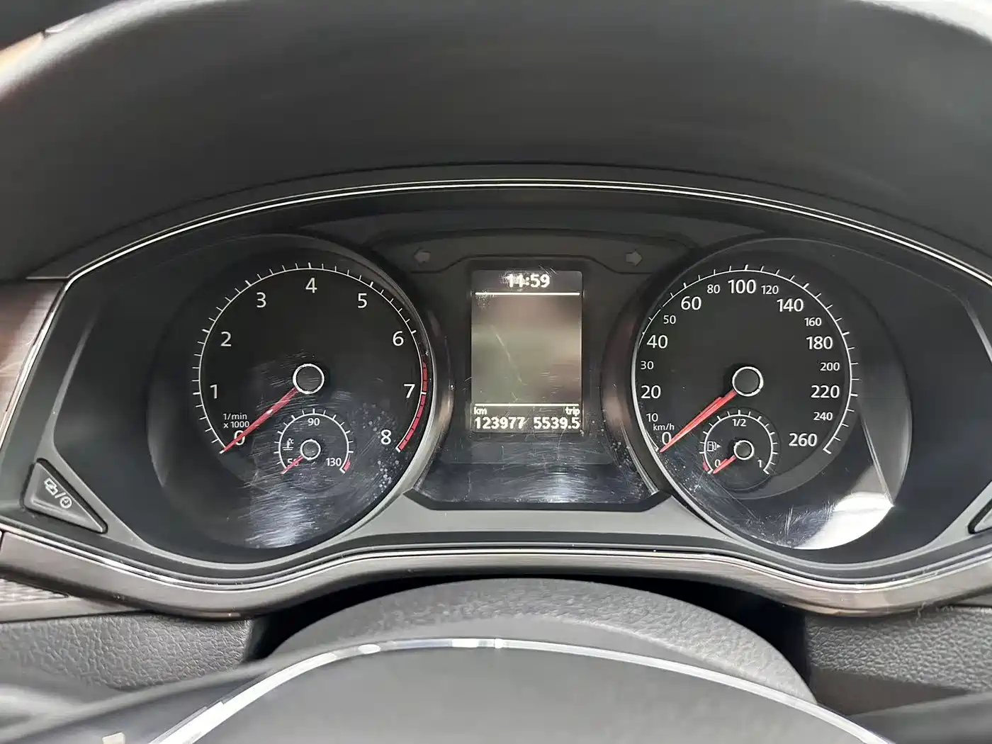 Volkswagen Passat 2017 330TSI DSG Luxury фото 7